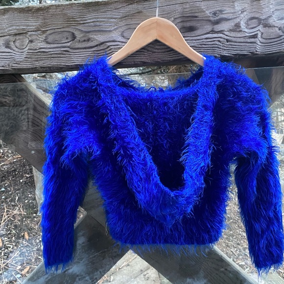 Y2K fuzzy cropped hoodie - Picture 2 of 11